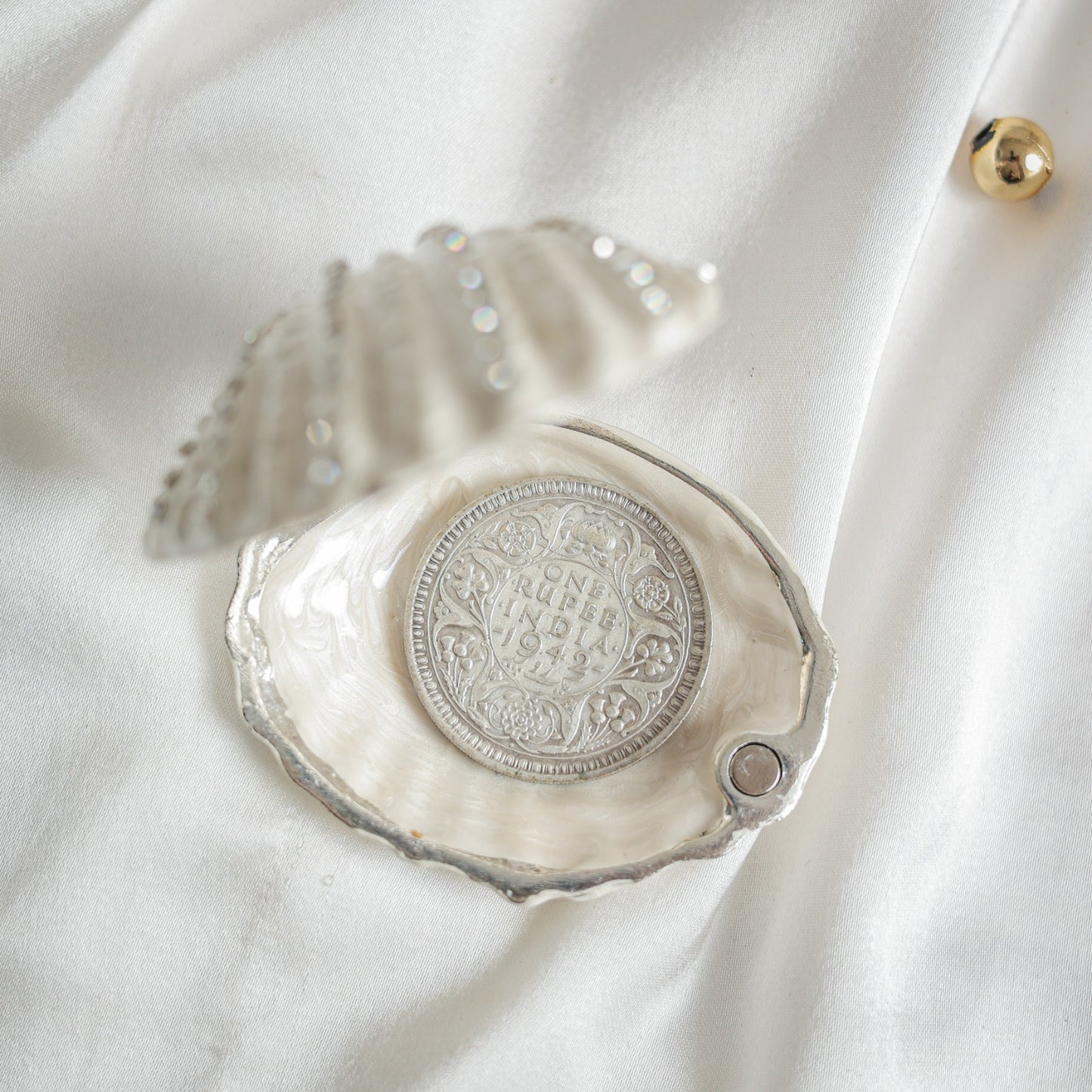 Luxury Enamel-Finish Coin Box